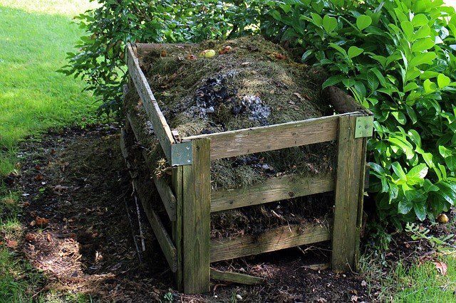 starý kompost - Tipy, jak si vyrobit domácí kompost. Opravdu se vyplatí