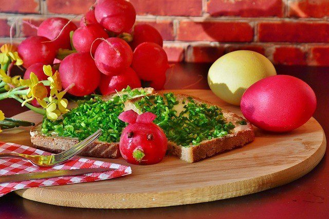 vajíčkový salát - Vajíčkový salát s jarními bylinkami