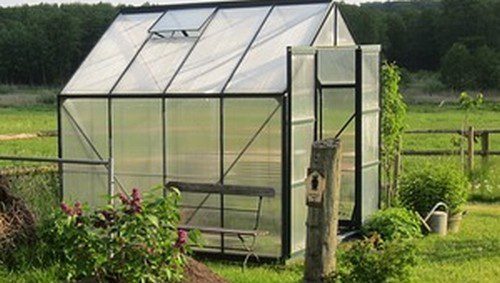 skleník větrání - Máte na zahradě skleník? Teď je ideální doba pro jeho vylepšení