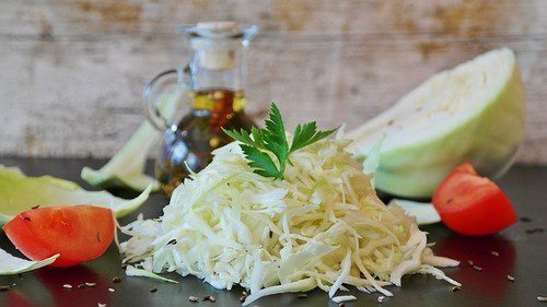 coleslaw - Salát Coleslaw zpestří podzimní večeře a snadno jej připravíte i doma