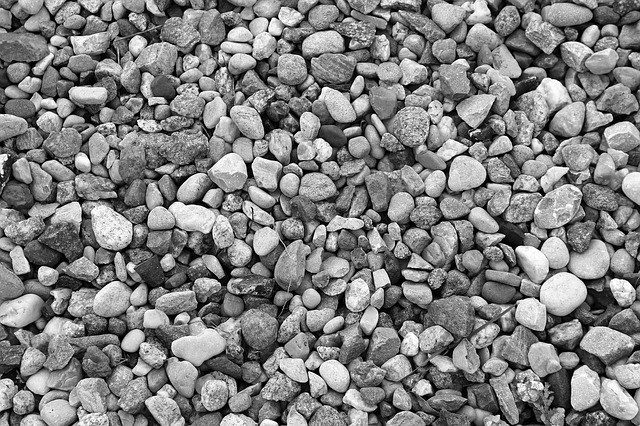 mulcovani kameny - Mulčovací materiály - kdy a k jakému účelu použít konkrétní druh?