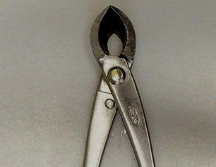 konkávní kleště šikmé