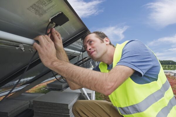 instalace 1 600x399 - Na co si dát pozor při samotné instalaci solárních panelů