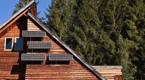 solarni panel - Výhody a nevýhody dřevostaveb