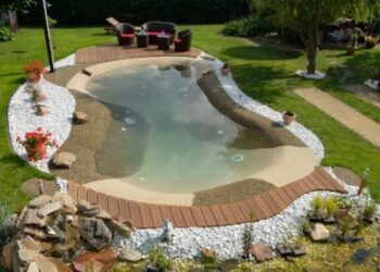 Vodni plocha v zahrade