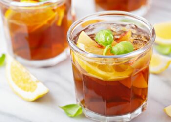 Domácí ovocné ledové čaje