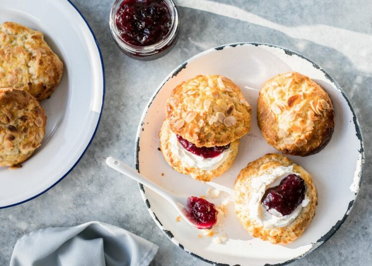 Ovocné scones: zimní pečení s ovocem