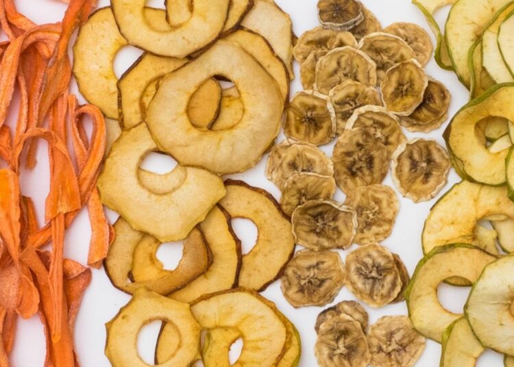 Sušení tropického ovoce pro exotické snacky