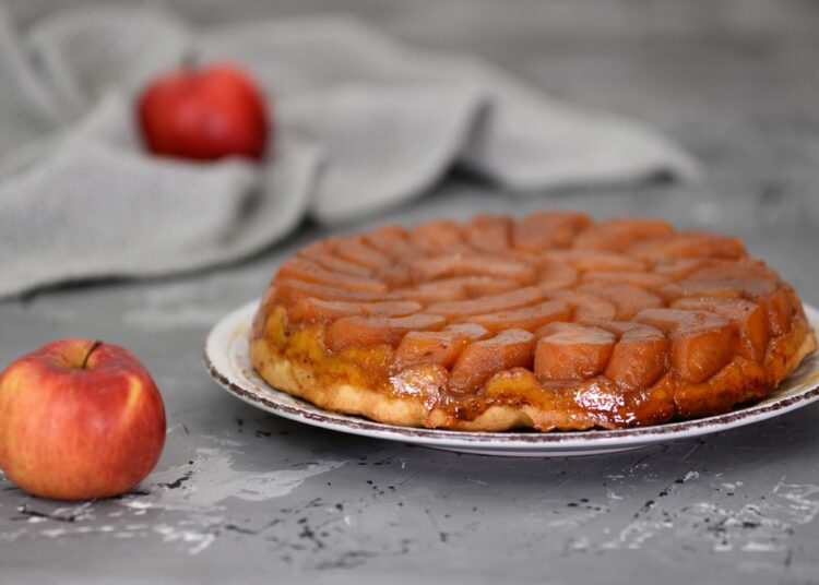 Ovocné tarte tatin: zimní pečení