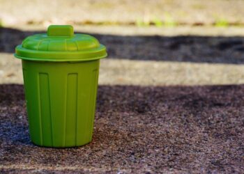 garbage can 1111448 1280