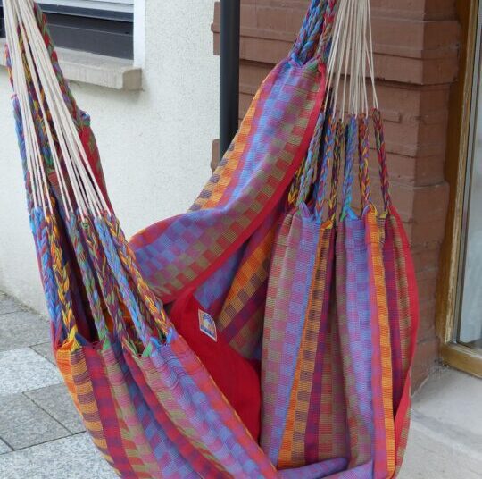 hanging chair 231671 1280