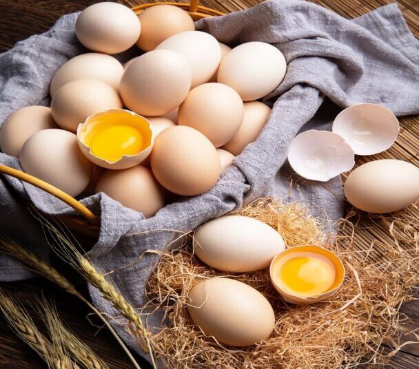 raw eggs 4709638 1280