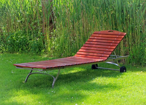 garden lounger 355391 1280