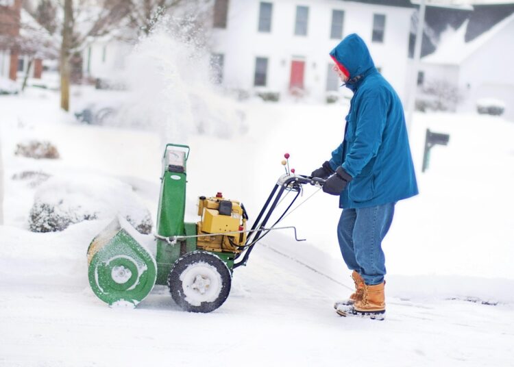 snow blower 584380 1280