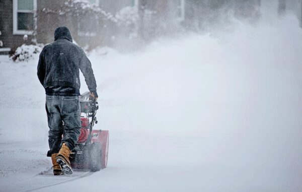 snowblowing 7676129 1280