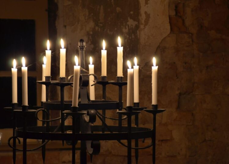 candlesticks 1342415 1280