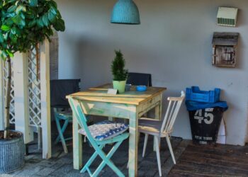 antranias seating arrangement 4730197 1280