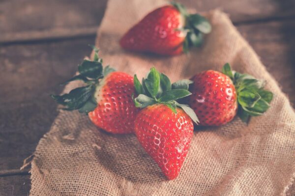 jahody ylanite strawberries 3221094 1280