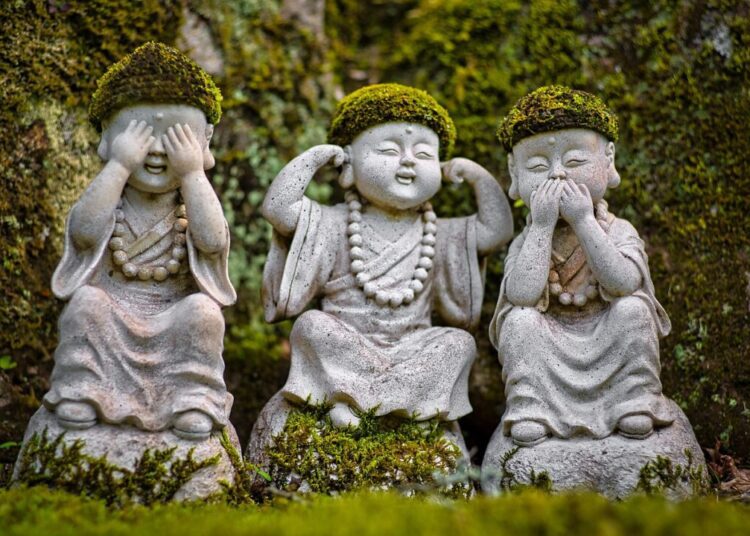 djedj statues 5639186 1280